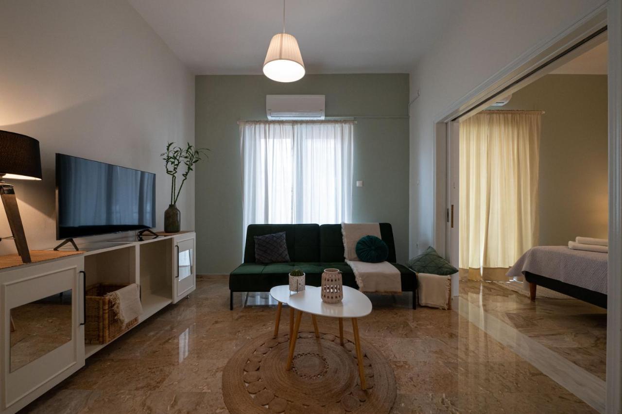 Anesis With A Yard Apartamento Calamata Exterior foto