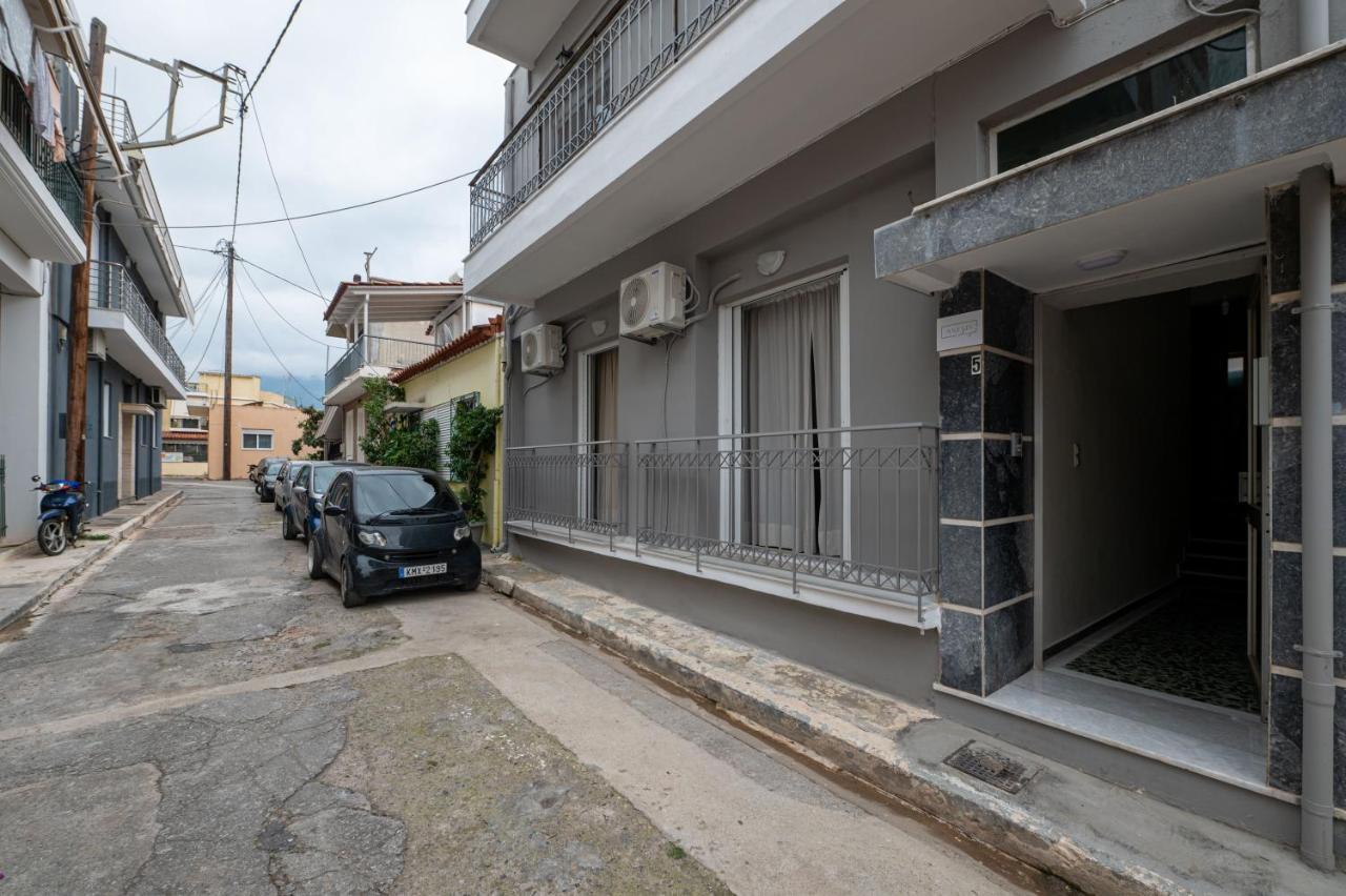 Anesis With A Yard Apartamento Calamata Exterior foto
